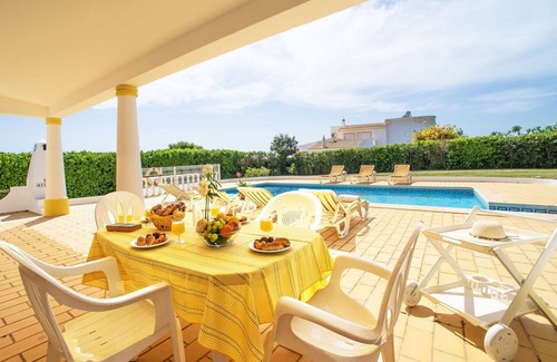 Mem Moniz House | Wonderful private villa for 6 guests with WIFI, private pool, A/C, TV and terrace