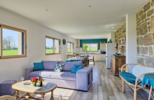 Ploubezre House | Wonderful private villa for 6 guests with WIFI, TV and terrace