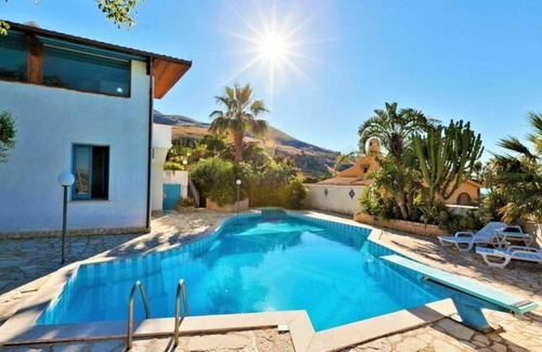Valderice Villa | Wonderful private villa with A/C, private pool, hot tub, WIFI, TV, terrace and panoramic view