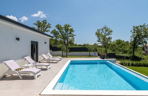 Diminici House | Wonderful private villa for 4 guests with A/C, private pool, WIFI, TV and terrace