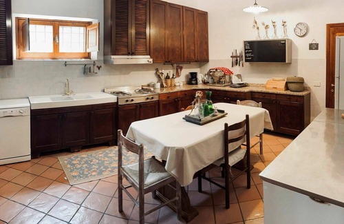 Teverina di Cortona Villa | Wonderful private villa with WIFI, private pool, TV, patio, pets allowed and panoramic view