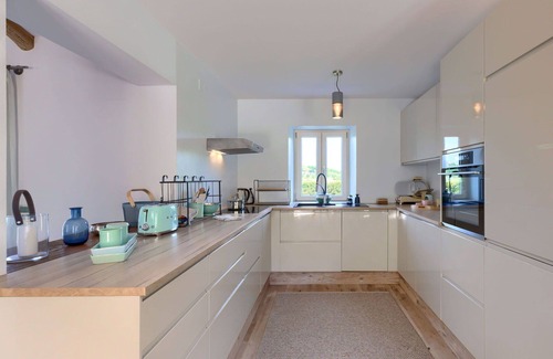 Momjan House | Wonderful private villa for 4 people with WIFI, private pool, A/C, TV and patio