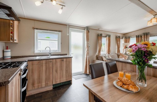 Nairn House | Wonderful private villa for 4 people with WIFI, pool, TV, terrace and pets allowed