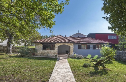 Rebici House | Wonderful private villa for 6 people with WIFI, A/C, TV, terrace and pets allowed