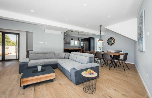 Zaton Villa | Wonderful private villa for 8 people with A/C, hot tub, private pool, WIFI, TV and patio