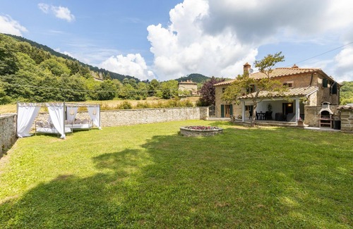 Pieve di Chio Villa | Wonderful private villa for 10 people with private pool, WIFI and TV, close to Cortona
