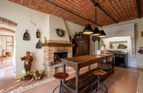 Castell'Alfero House | Wonderful private villa for 9 guests with hot tub, WIFI, TV, patio, pets allowed and panoramic v.