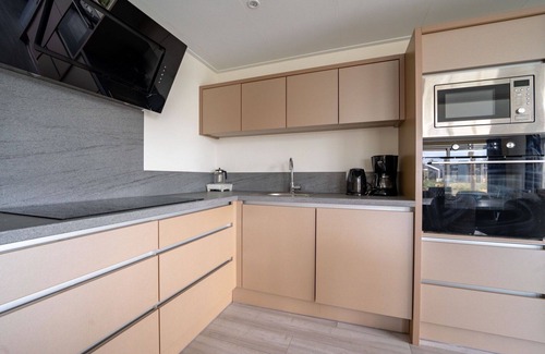 Linden House | Wonderful private villa for 8 guests with WIFI, TV and terrace