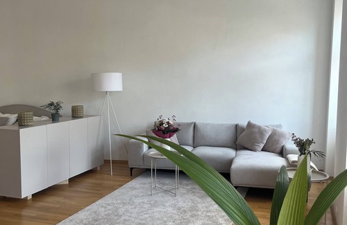 Mariahilf Apartment | Wonderful spacious (130m2) apartment next to Naschmarkt, 5 min to Karlsplatz