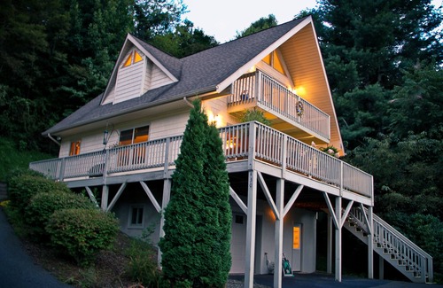 Waynesville Ski Chalet | Wonderful views, wrap around deck, 4 bedrooms, May Discount