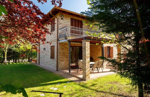 Balatonoszod House | Wonderful villa for 9 guests with A/C, WIFI, TV, terrace and pets allowed