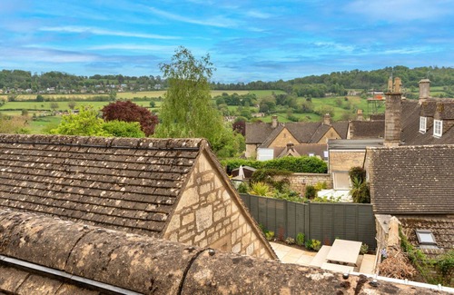 Painswick House | Wonderful villa for 19 guests with pool, WIFI, TV and pets allowed