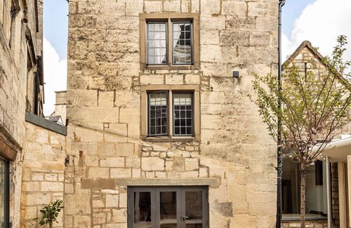 Painswick House | Wonderful villa for 19 guests with pool, WIFI, TV and pets allowed