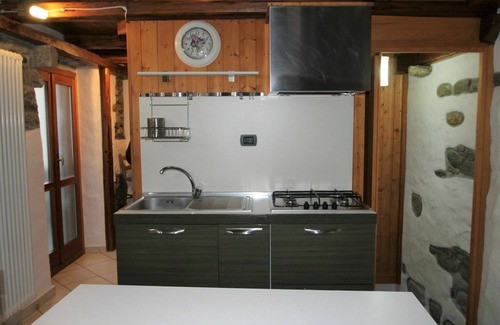 Castelveccana House | Wonderful villa for 4 guests with TV