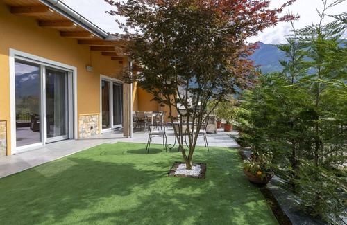 Traona Villa | Wonderful villa for 6 guests with A/C, WIFI, TV and patio