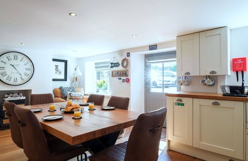 Kingsand House | Wonderful villa for 6 guests with WIFI, terrace and pets allowed