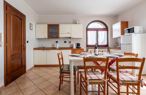 Barolo House | Wonderful villa for 6 people with WIFI, private pool, TV and terrace