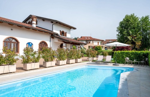 Barolo House | Wonderful villa for 6 people with WIFI, private pool, TV and terrace