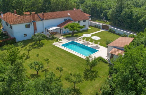 Muzini House | Wonderful villa for 7 people with WIFI, private pool, A/C, terrace and pets allowed