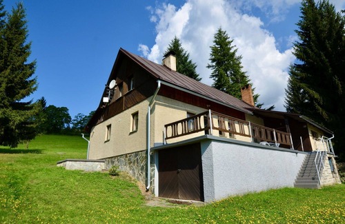 Vitkovice House | Wonderful villa for 6 people with WIFI, TV, terrace, pets allowed and panoramic view