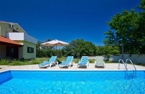 Pavicini Villa | Wonderful villa Fuma with pool near the beach, big kids playground