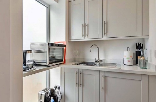 Thurlby House | Wonderful villa for 2 guests with WIFI, terrace and pets allowed
