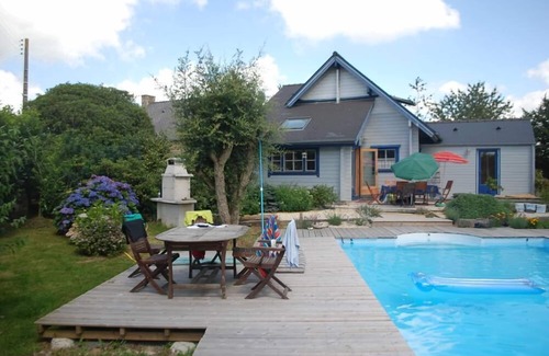 Saint-Mars-sur-la-Futaie House | Wood, glass and stone house in the countryside with garden and swimming pool (5m x 10m)