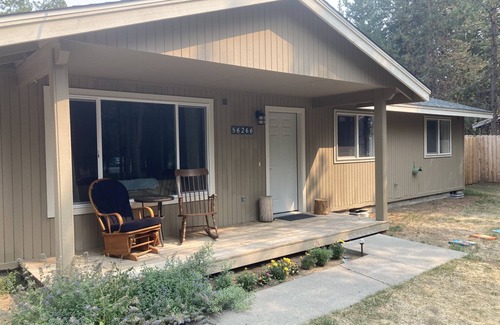 Oregon Water Wonderland House | Wooded river retreat near Mt. Bachelor and Bend