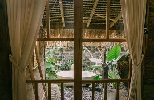 Celuk House | Wooden house at Semadi living