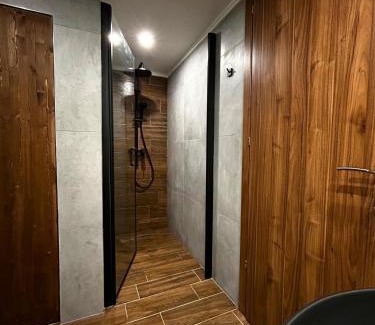 Thessaloniki Apartment | Wooden Suites
