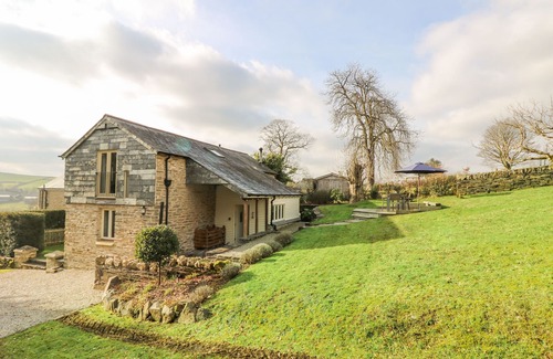 Liskeard Cottage | WOODFIELD COACH HOUSE, family friendly, with hot tub in Liskeard