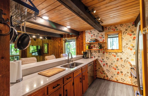 Harbor Springs Ski Chalet | Woodland Lodge: 4 BR, 3 BA Chalet in Harbor Springs, Sleeps 10