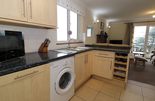 Cwrt Cottage | WOODLAND ROOST, family friendly, with a garden in Barmouth