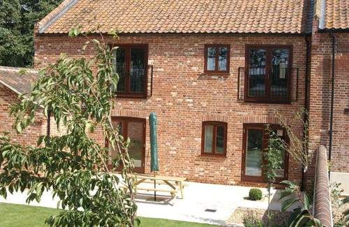 Sculthorpe House | Woodpecker Barn, Sleeps 8 (4 Bedrooms)