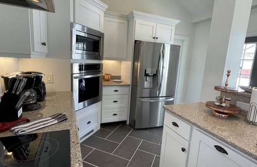 Laurens House | Woods Hollow - Upscale renovated home, minutes to All-Star Village