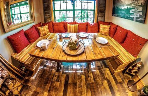 Murphy House | Woods Upon a Time Remodeled Cabin with Fireplace, Pond View & Firepit - Your Getaway Story Awaits!