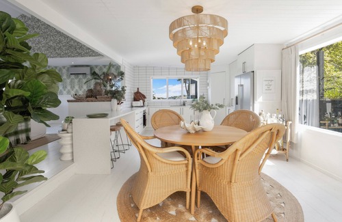 Waiheke Island House | Woodside Bay Estate - Stay Waiheke
