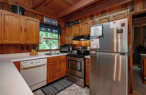 Sky Valley House | Woodsy Dog Friendly Retreat w/Lake Access
