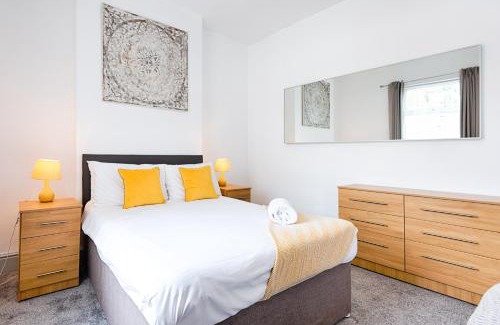 Landore Apartment | Work Stay - 3BR - Near Stadium - Smart TVs
