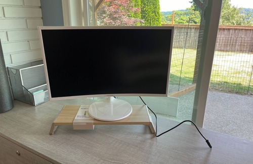 East Lake Hills House | Workspace near Microsoft, Meta, Lumen Field and T-Mobile Park
