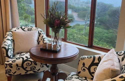 Clovelly Villa | Wow! Lovely large Luxury Villa - perfect for large group