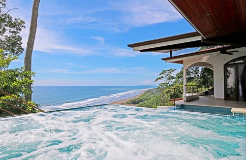 Dominical House | WOW! Walk to the beach! Insane ocean View! Perfect Location! Luxury Villa!