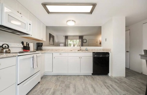 Cimarron Hills Condo | ★Wow! What a Find! Stunning 2BR, 1.5 BA Townhouse★