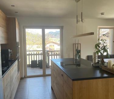 Bad Wiessee Apartment | Wunderschönes 4 Zimmer Apartment mit Seeblick