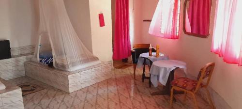 Gunjar Madina Cabin | WYCE Gambia Lodge