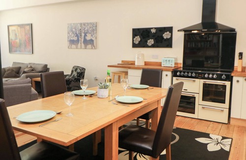 Litton Mill Apartment | WYE APARTMENT, LITTON MILL in Litton Mill In Miller's Dale