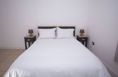 Gwbert Apartment | Wyn y Mor - luxury home with sea views and a private hot tub