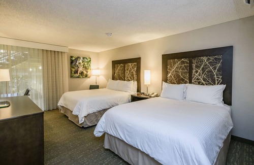 Raisin Hotel | Wyndham Garden Fresno Yosemite Airport