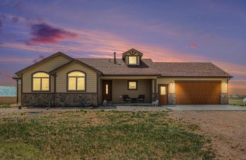 Carpenter House | Wyoming Ranch Stay W Hot Tub & Patio