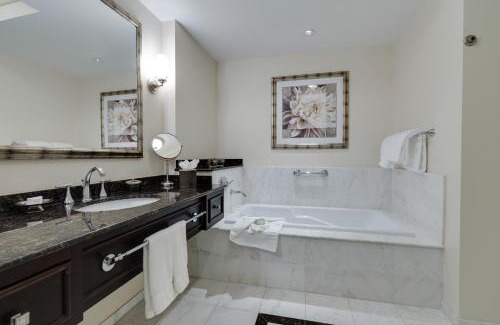 Punta Gorda Hotel | Wyvern Hotel, an Ascend Collection Hotel
